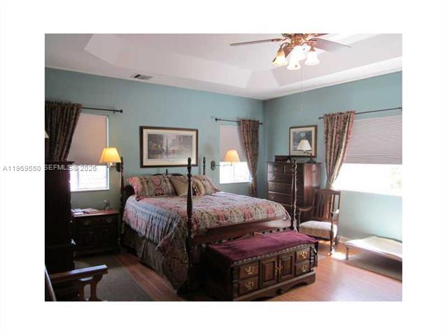 LAKES BY THE BAY AMBER - Residential Lease