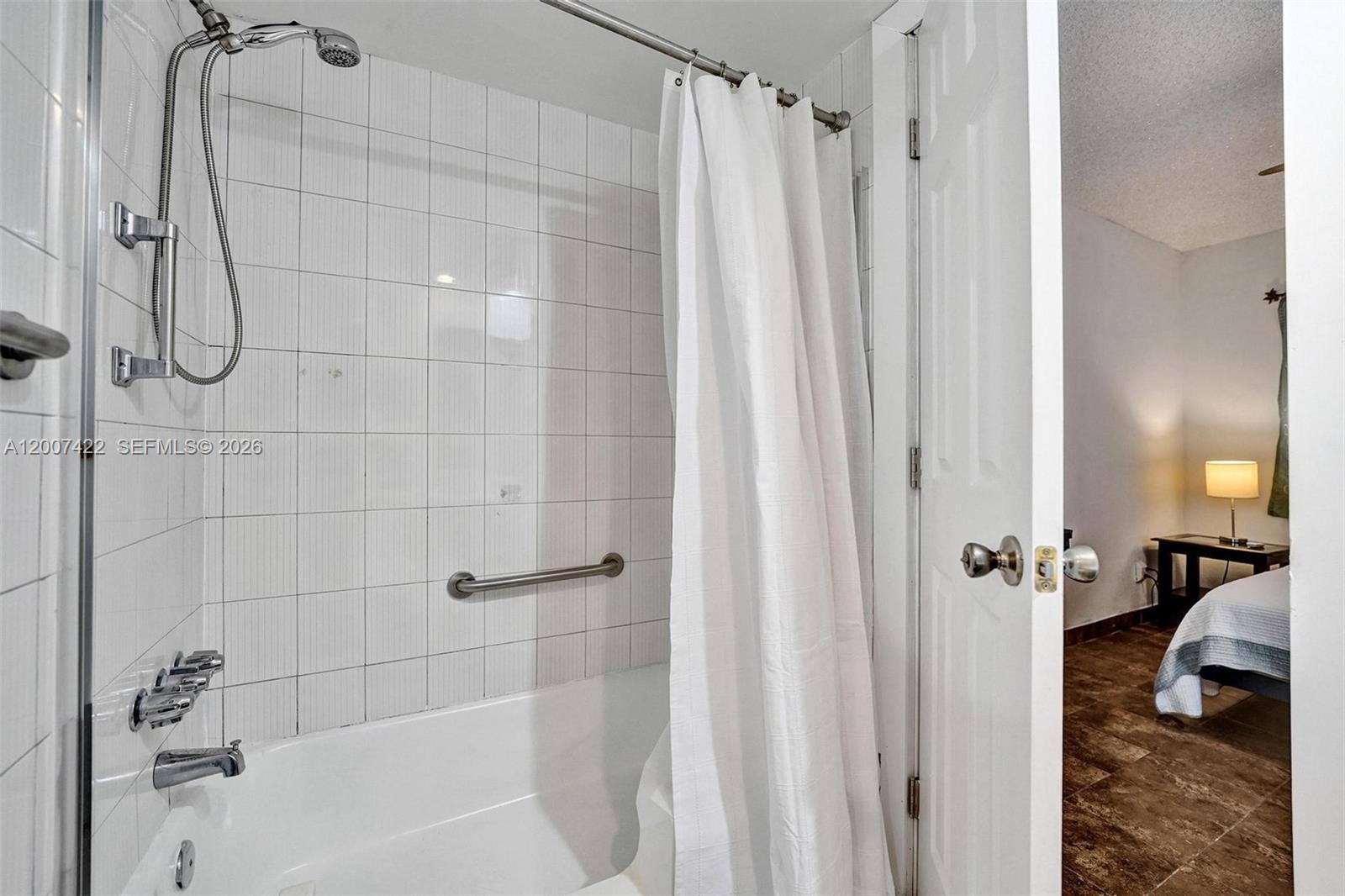 ISLE OF PARADISE CO-OP F - Residential