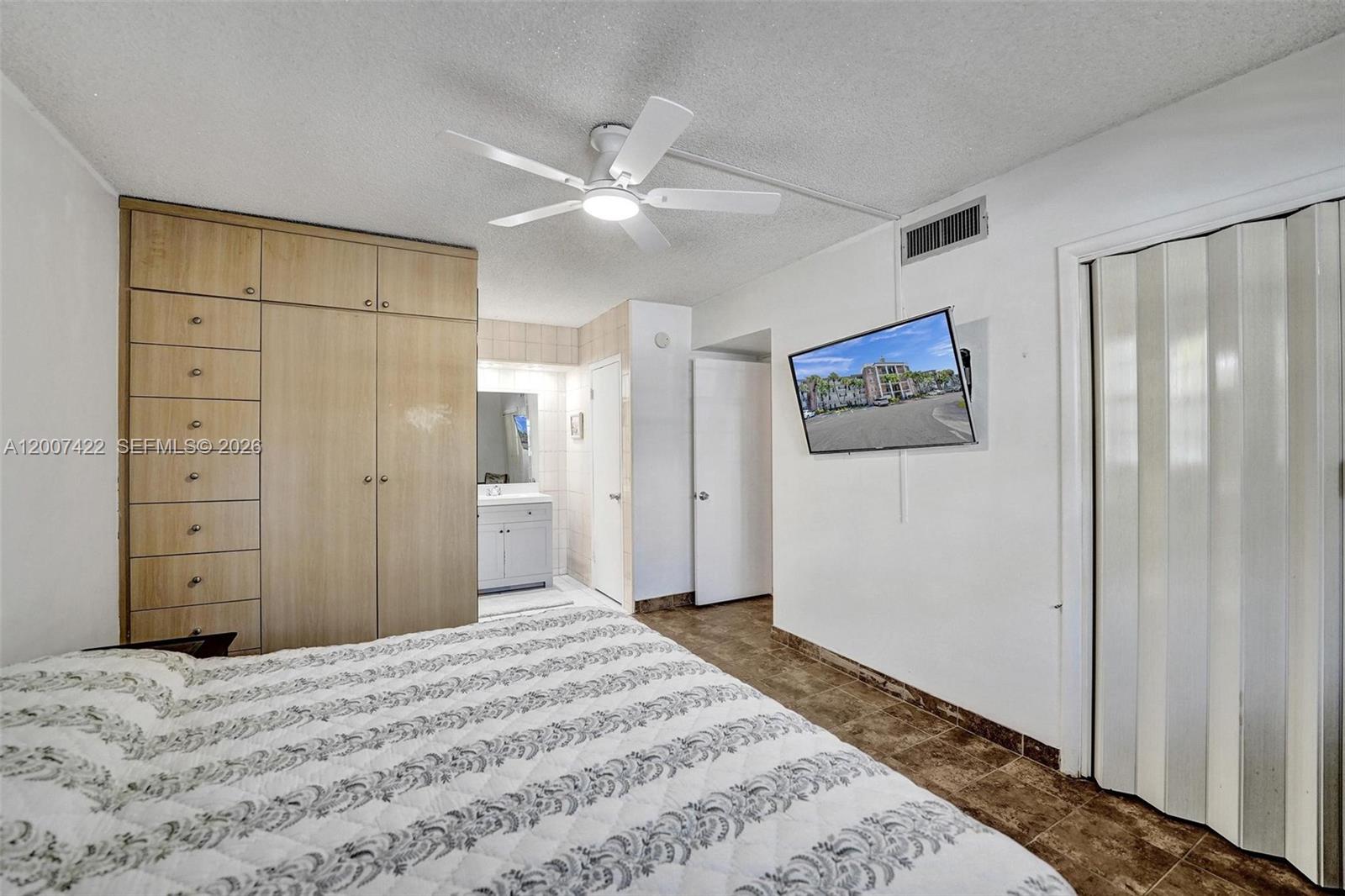 ISLE OF PARADISE CO-OP F - Residential