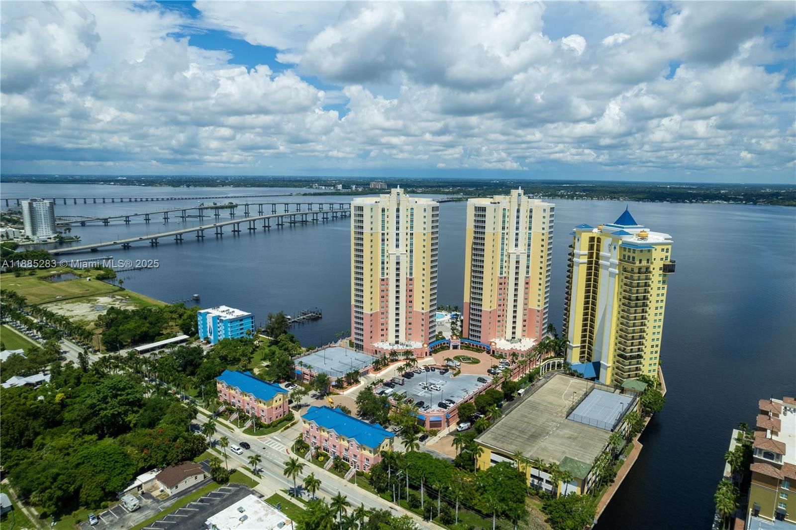 RIVIERA - Residential