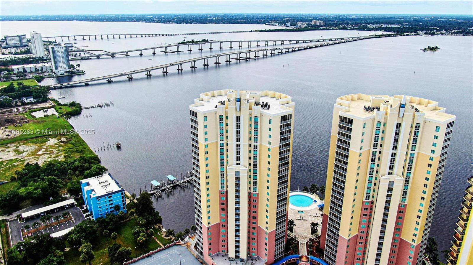 RIVIERA - Residential