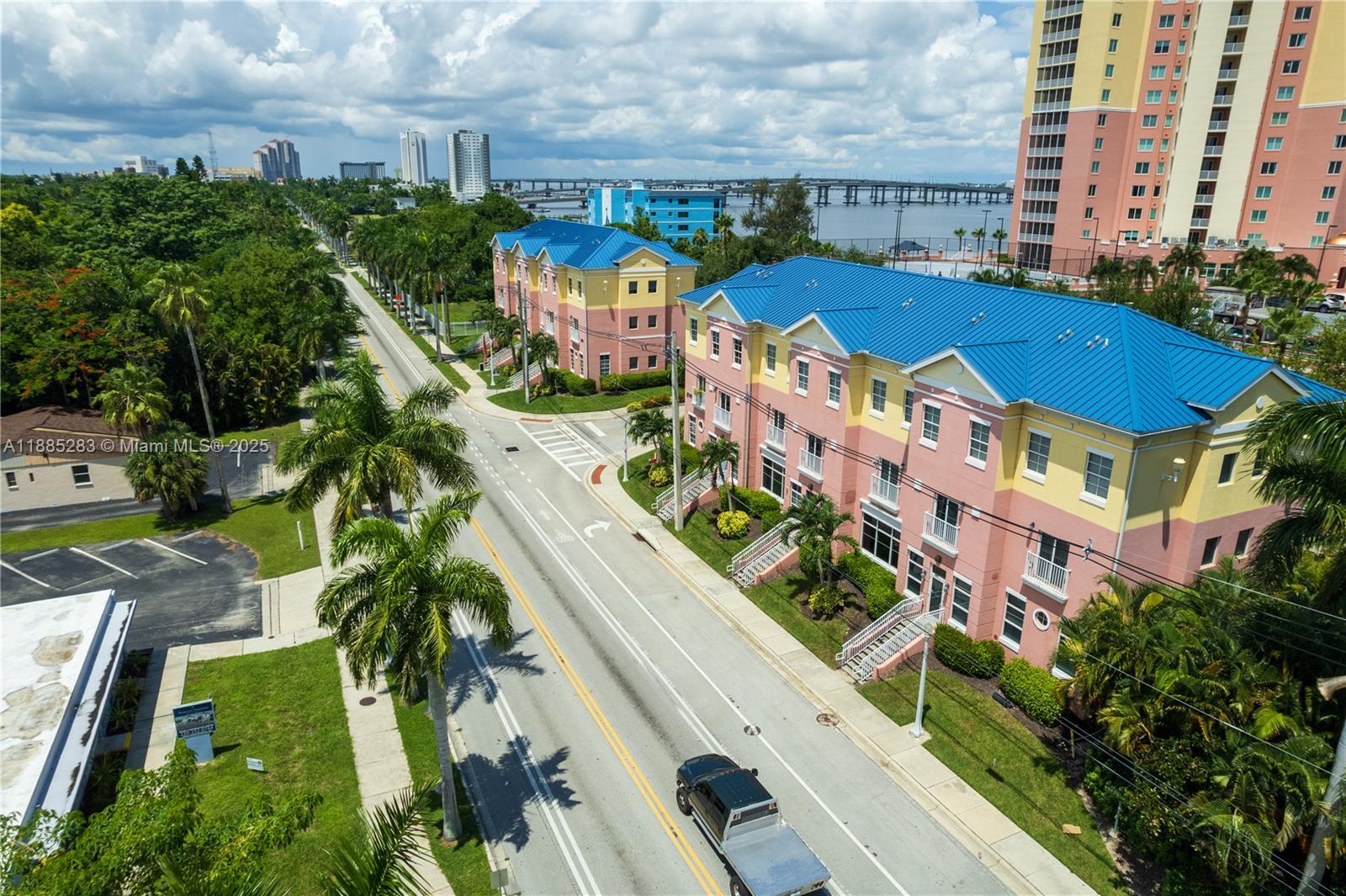 RIVIERA - Residential