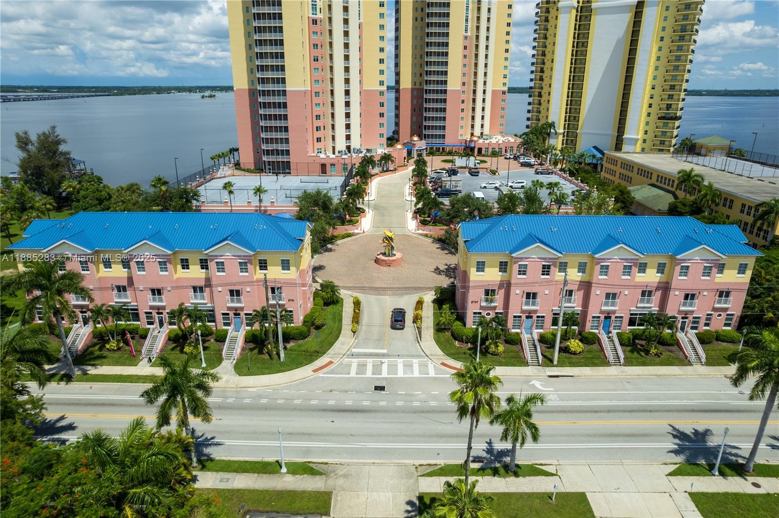 RIVIERA - Residential