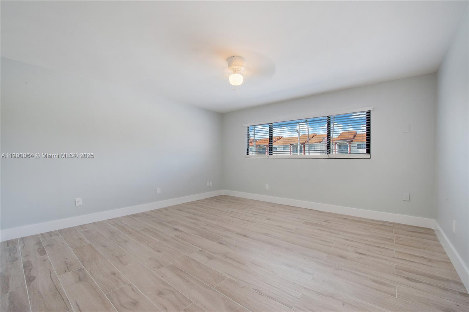 CREEKSIDE VILLAS SEC1 - Residential Lease