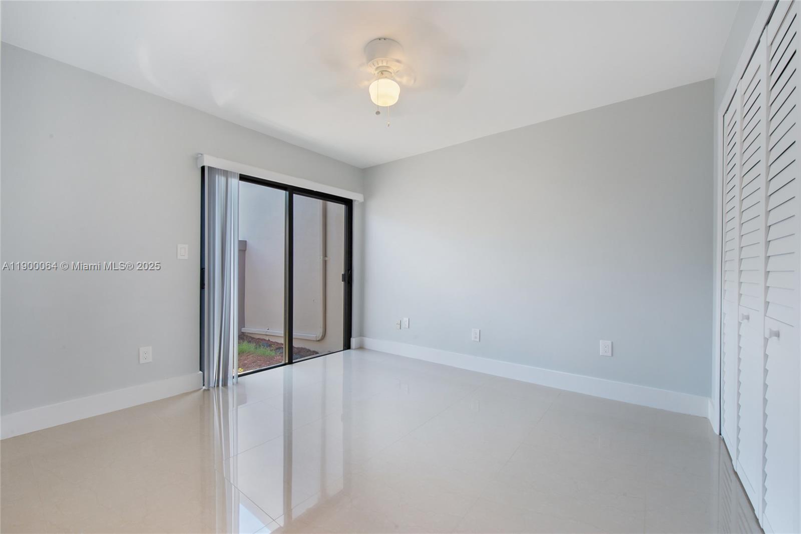 CREEKSIDE VILLAS SEC1 - Residential Lease