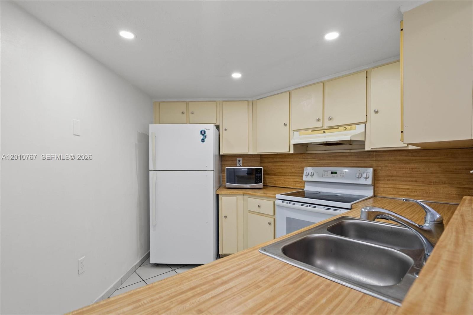 Bleau Fontaine Condo - Residential