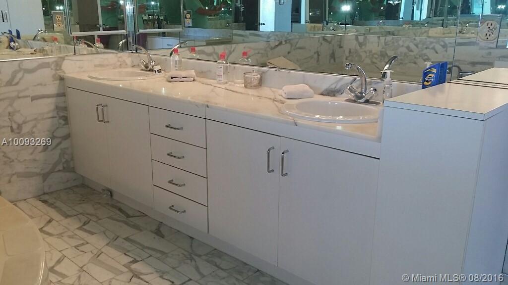 SANS SOUCI - Residential Lease