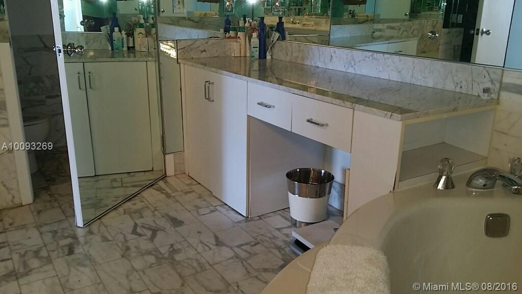 SANS SOUCI - Residential Lease