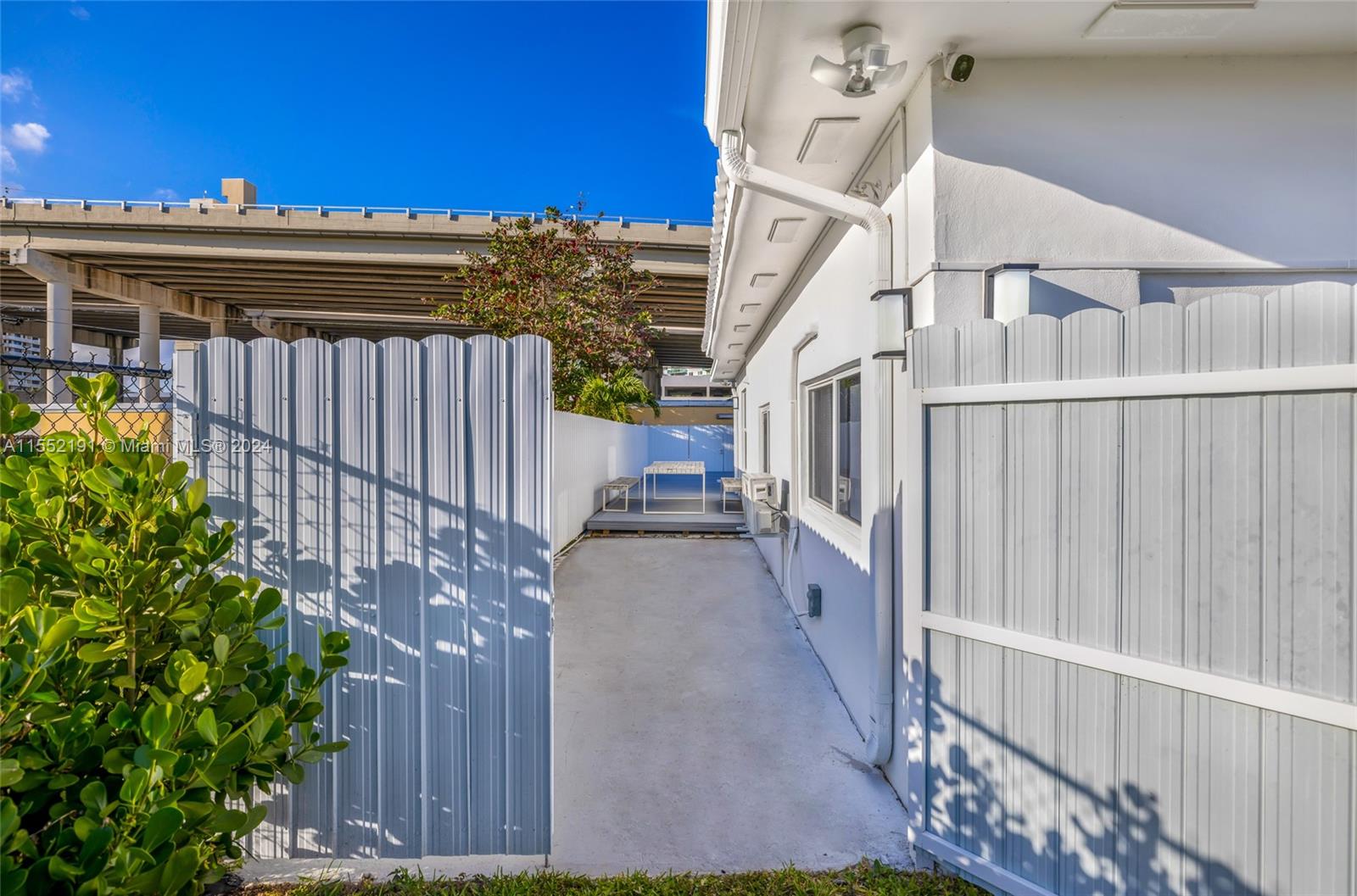 GOLDEN SHORES OCEAN BLVD - Residential
