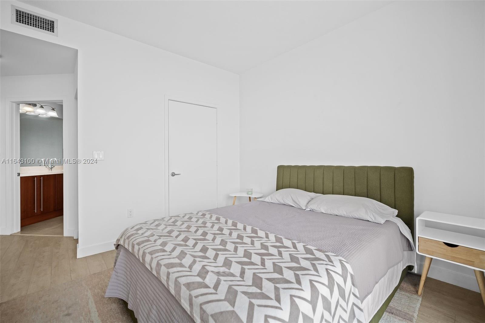 THE AXIS ON BRICKELL II C - Residential