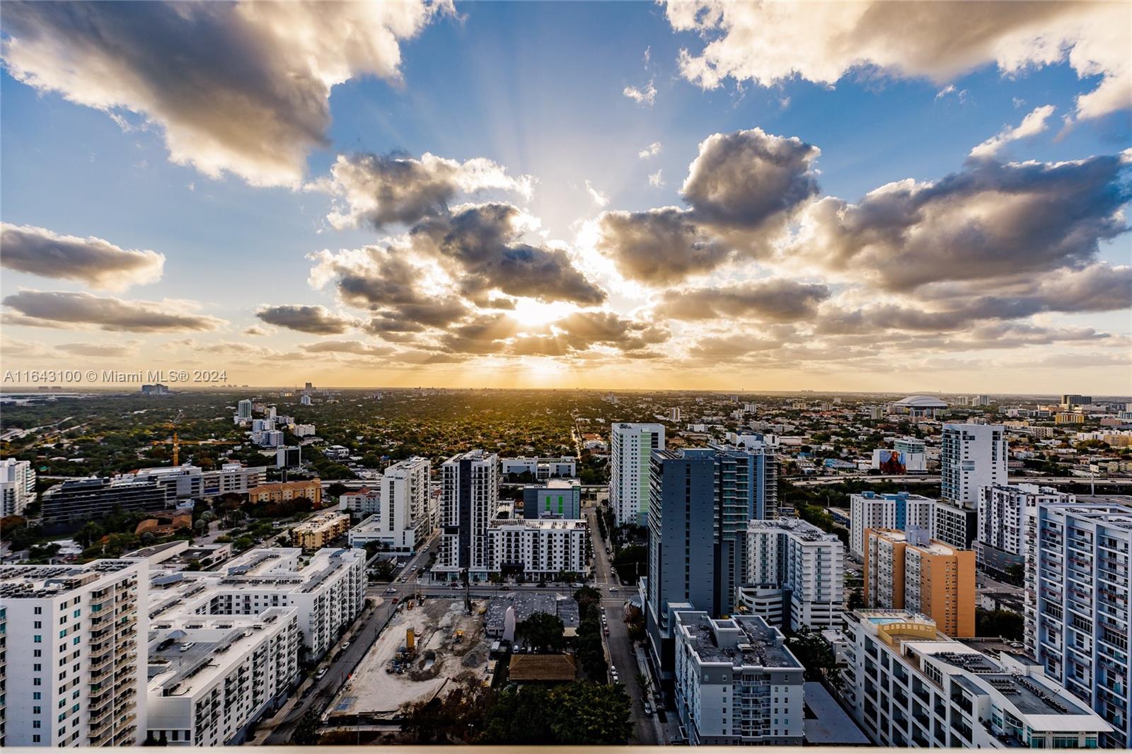 Property for Sale at 1111 Sw 1st Ave 3425-N, Miami, Broward County, Florida - Bedrooms: 2 
Bathrooms: 2  - $699,000
