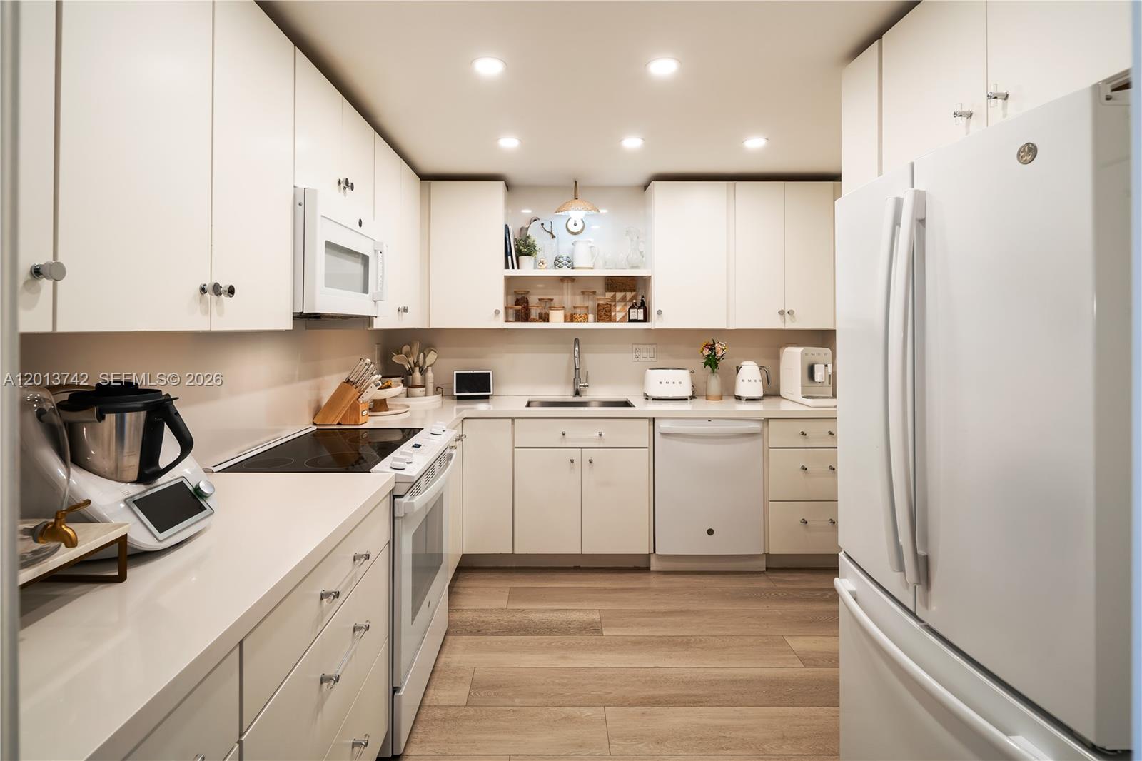 CAPE FLORIDA CLUB CONDO P - Residential Lease