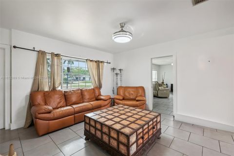 Single Family Residence in Hollywood FL 5511 Mckinley St St 12.jpg