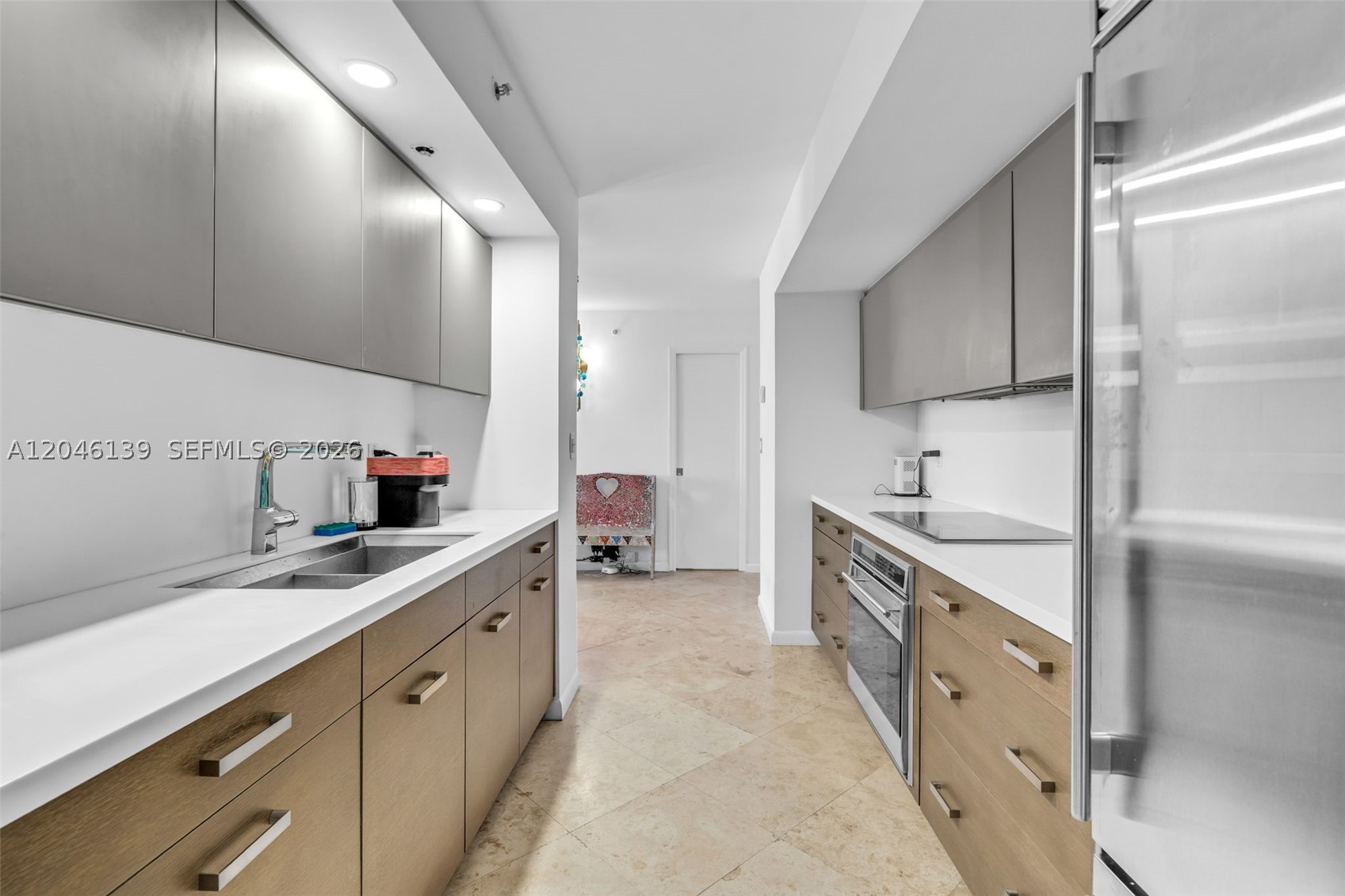 6917 Collins Ave 404