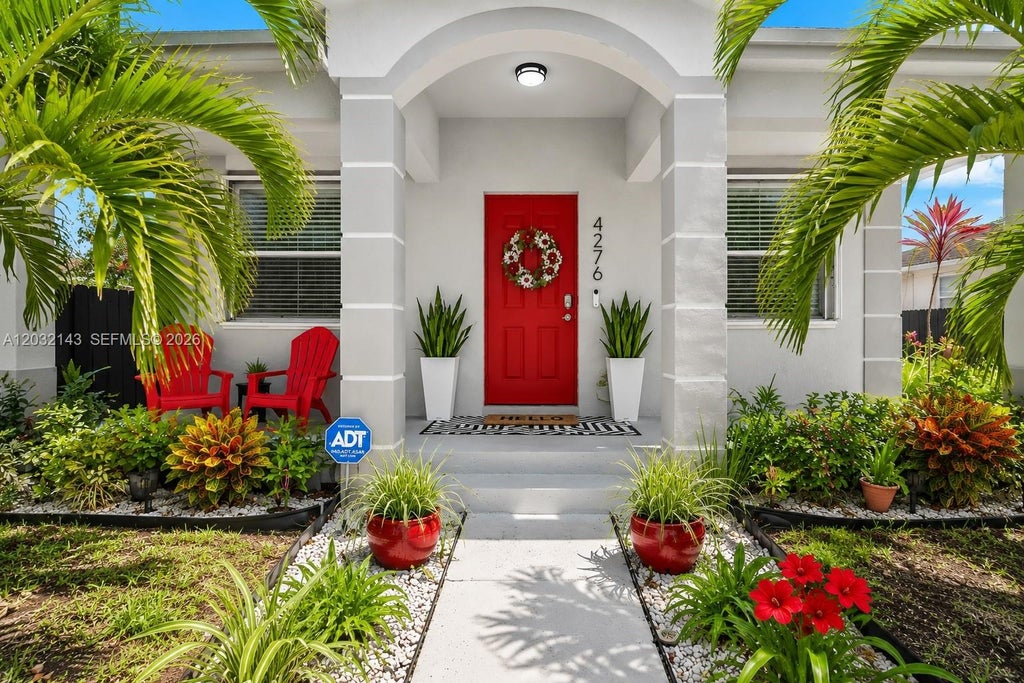 Photo of 4276 SW 56th Ave, Davie, FL 33314 (MLS # A12032143)