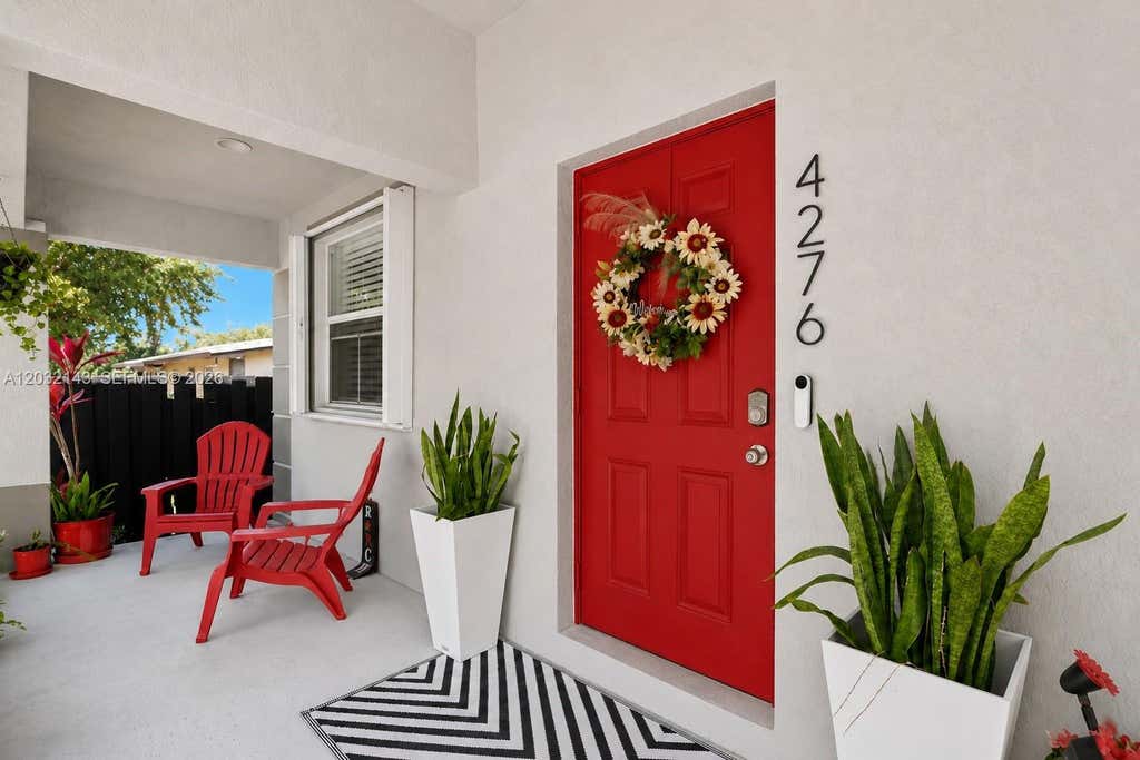 Photo of 4276 SW 56th Ave, Davie, FL 33314 (MLS # A12032143)