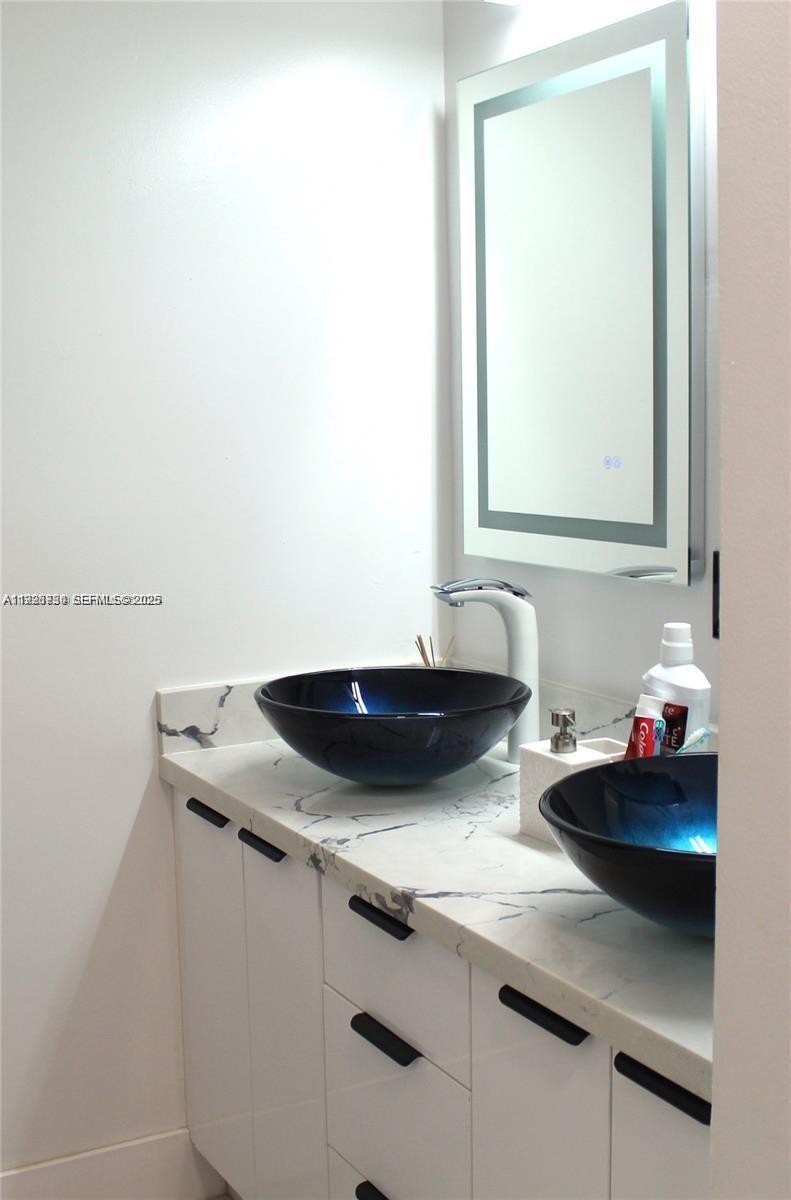 VENTURA AT MALIBU BAY - Residential