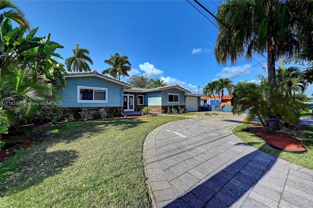 Photo of 2541 NW 9th Ter, Wilton Manors, FL 33311 (MLS # A11782493)