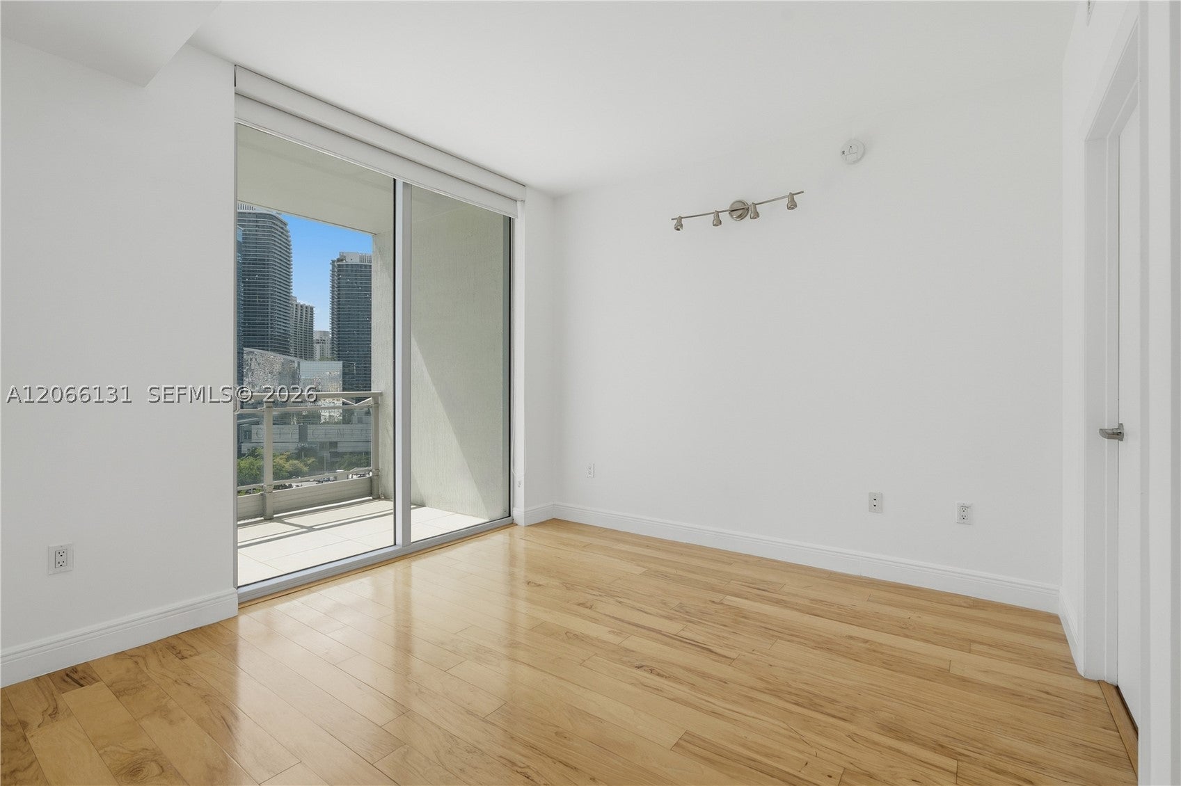 90 SW 3rd St 1801