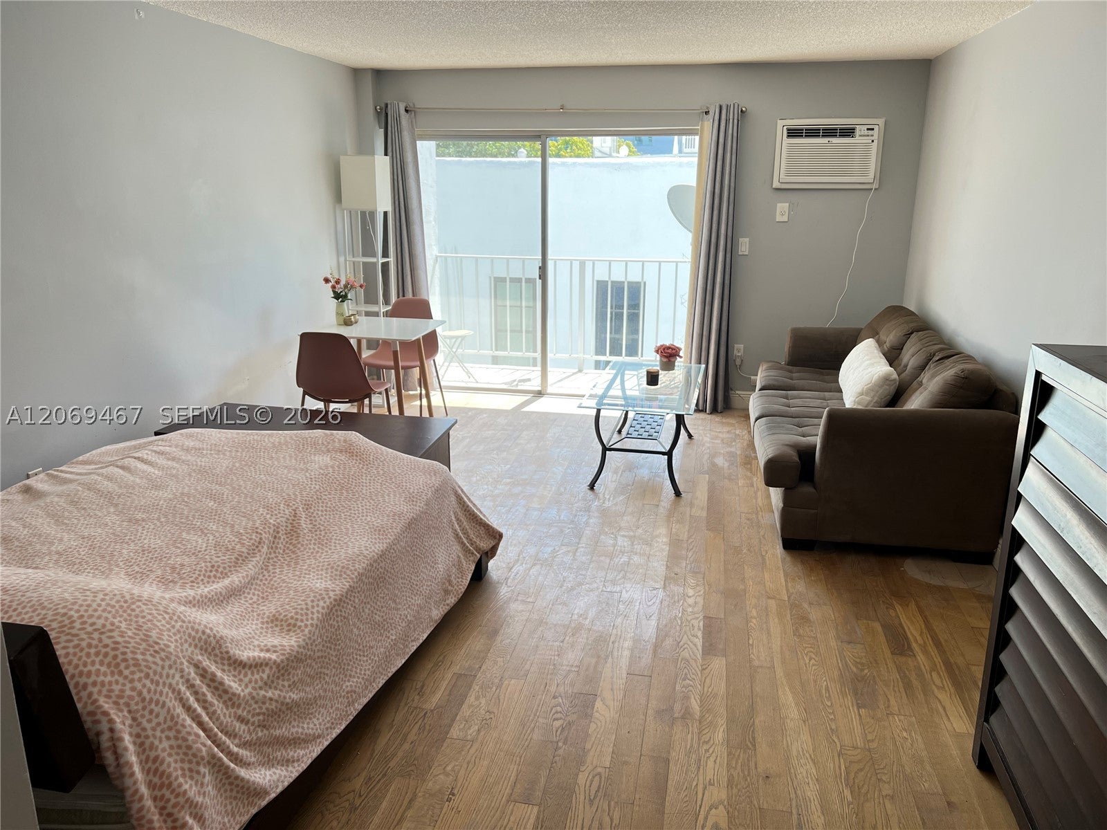 221 Meridian Ave 305