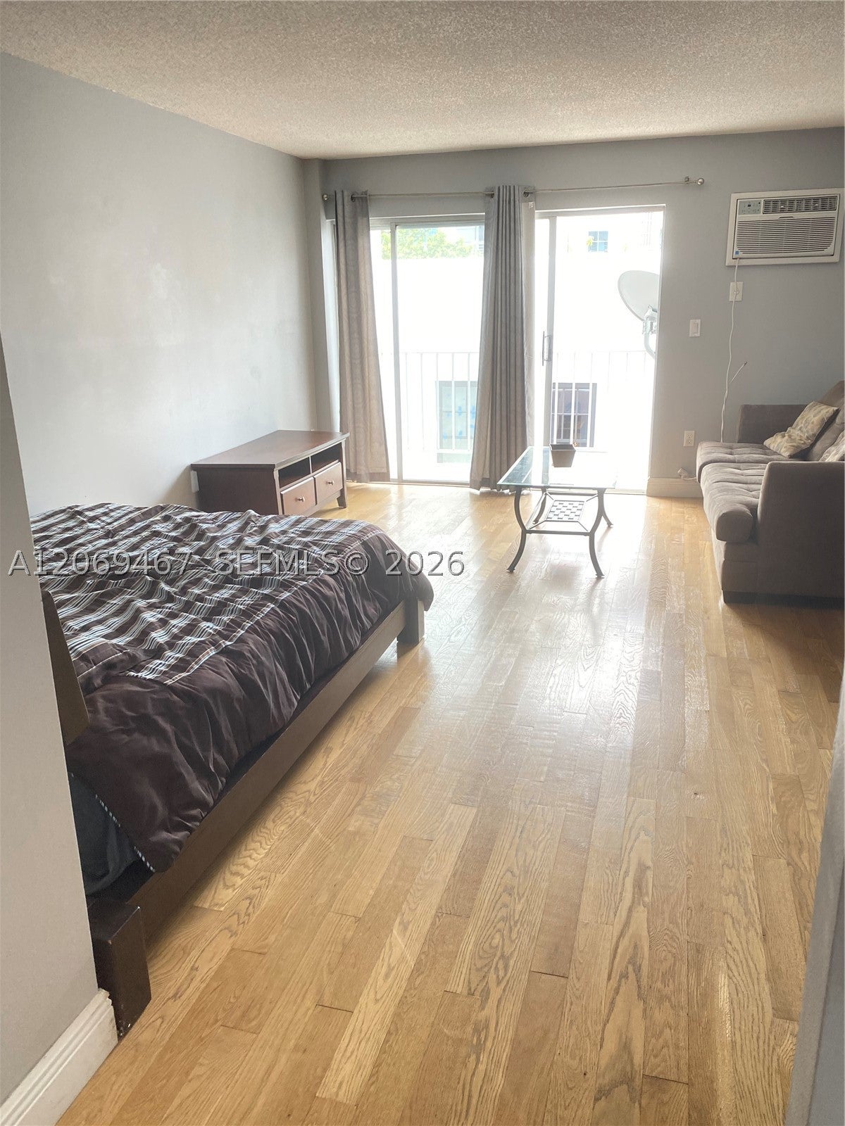 221 Meridian Ave 305