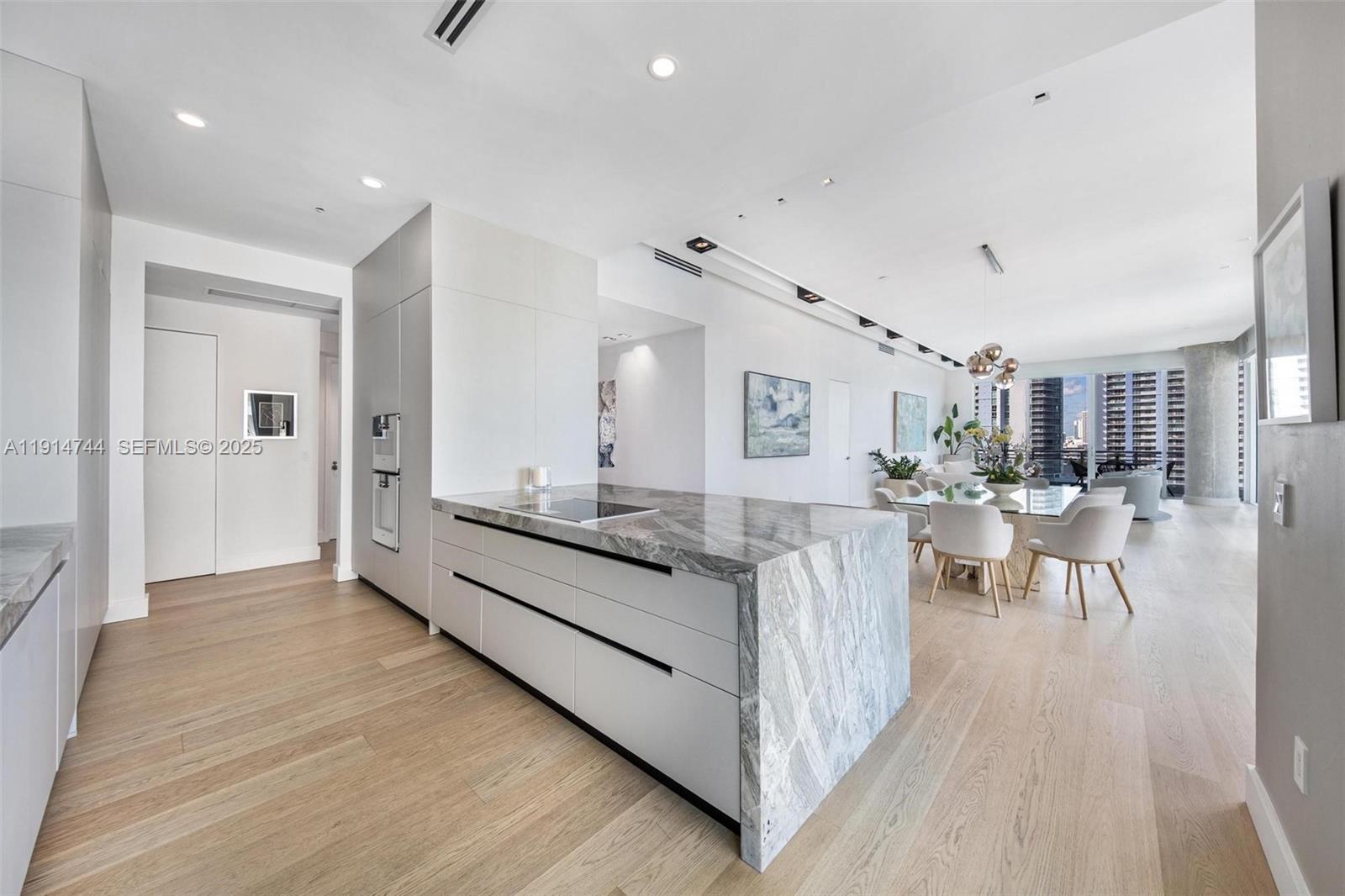 900 Brickell Key Blvd 1403