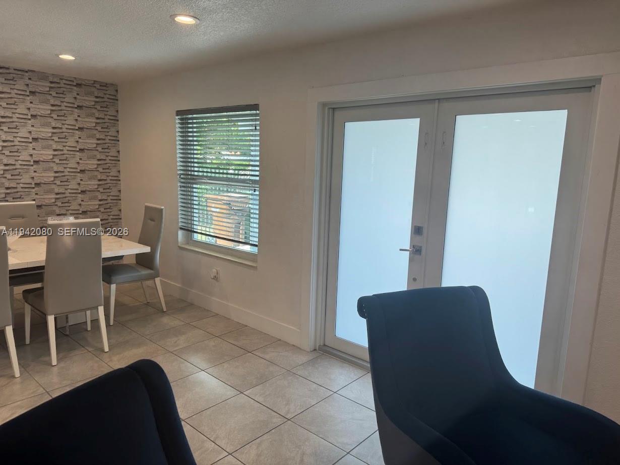 MANOR GARDENS ADDN - Residential