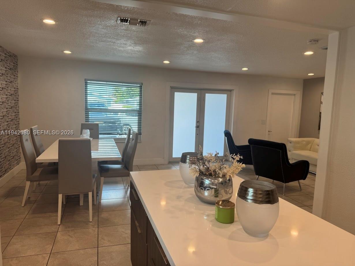 MANOR GARDENS ADDN - Residential