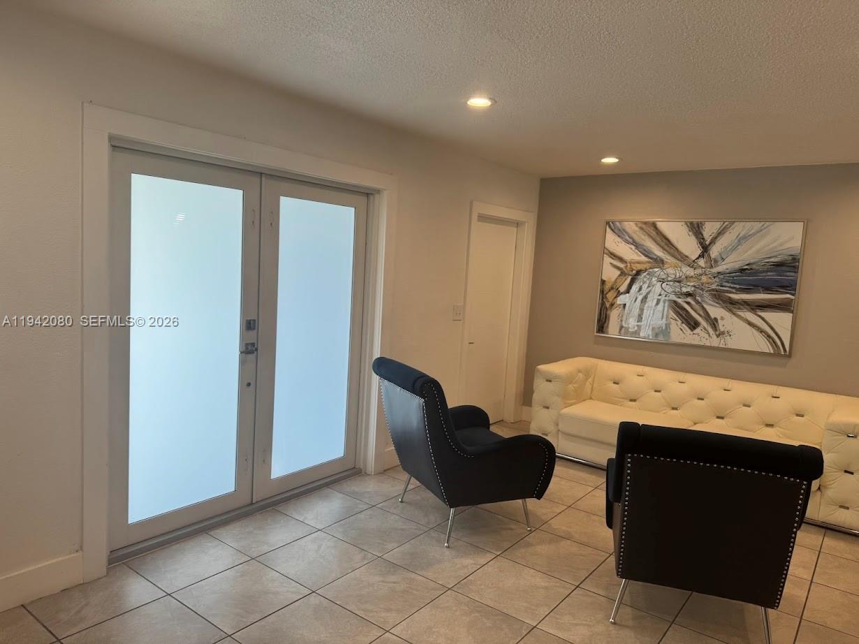 MANOR GARDENS ADDN - Residential