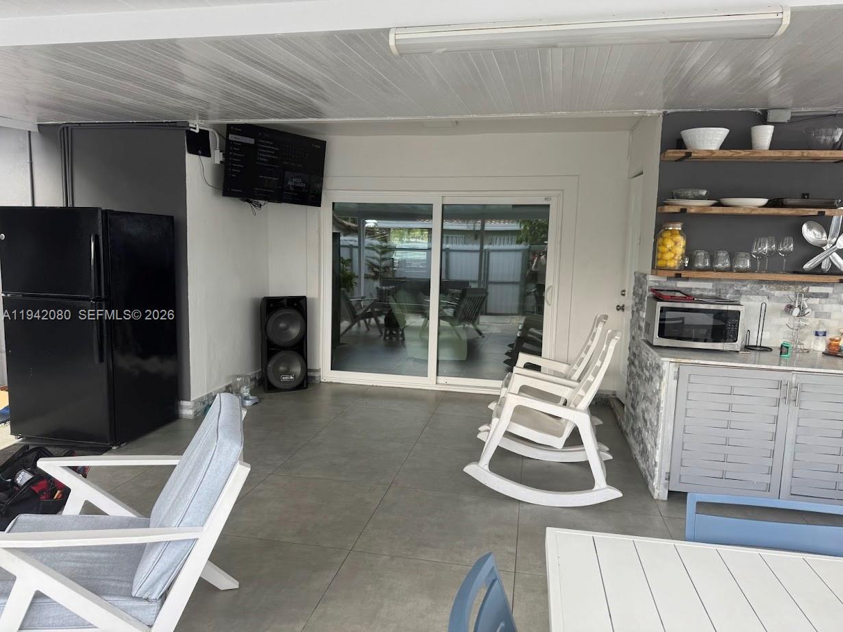 MANOR GARDENS ADDN - Residential