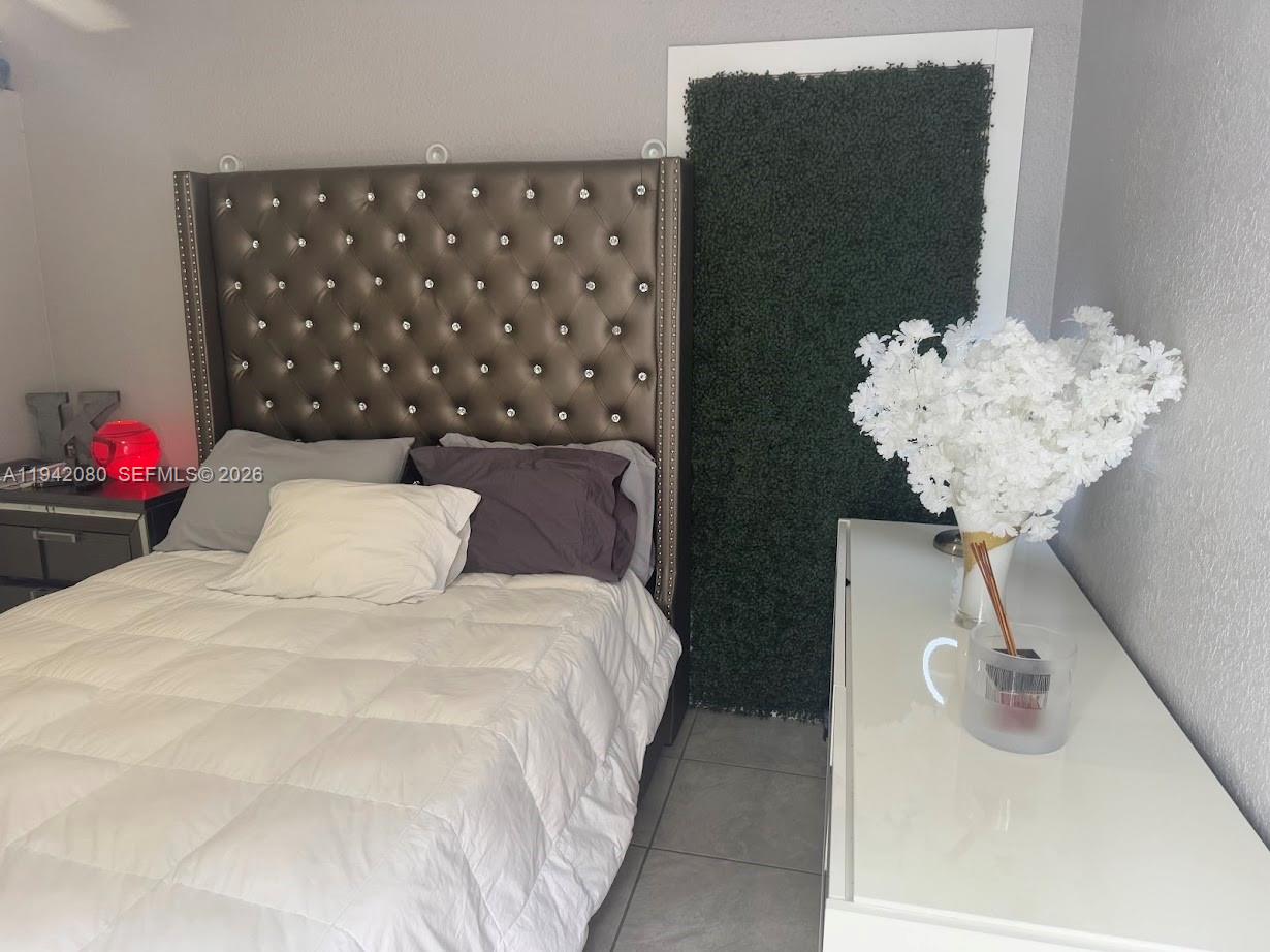 MANOR GARDENS ADDN - Residential