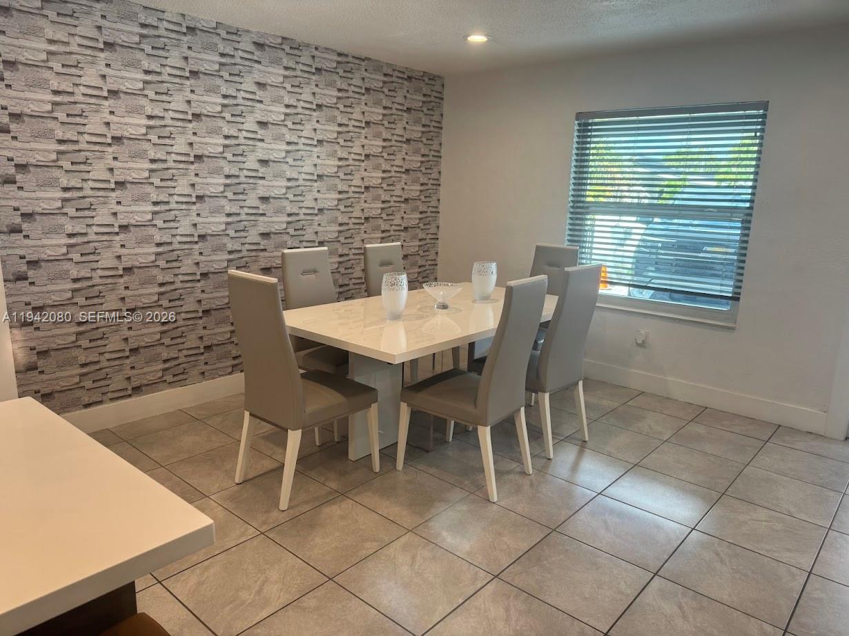 MANOR GARDENS ADDN - Residential