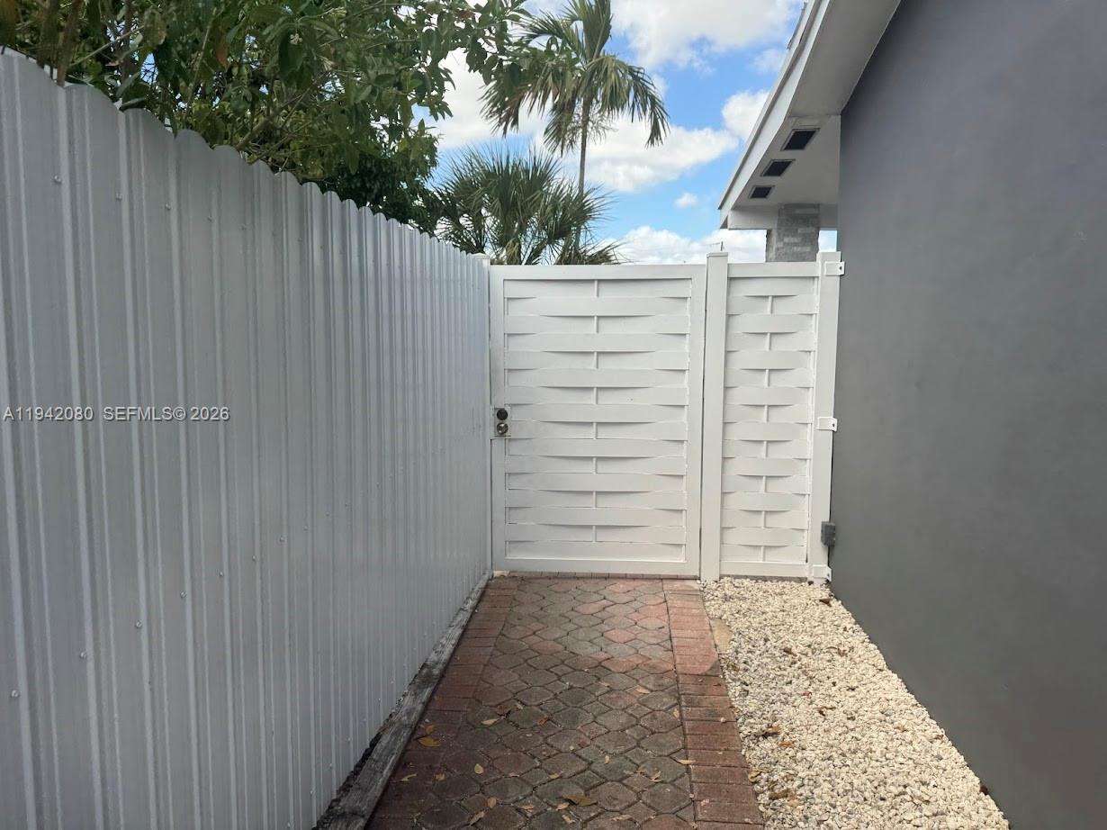 MANOR GARDENS ADDN - Residential