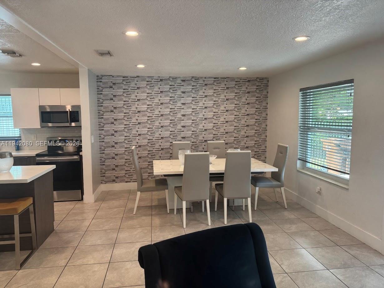 MANOR GARDENS ADDN - Residential