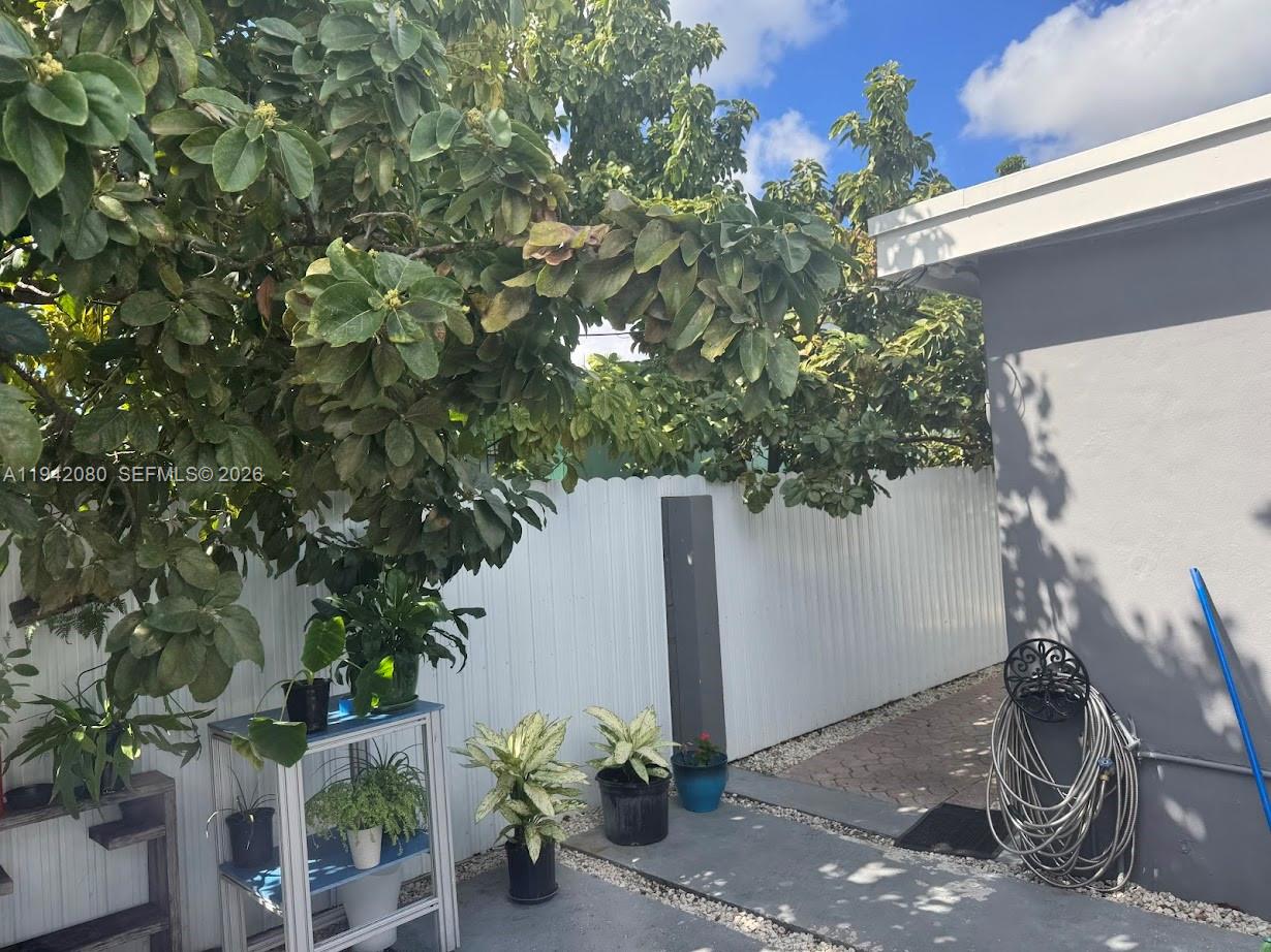 MANOR GARDENS ADDN - Residential