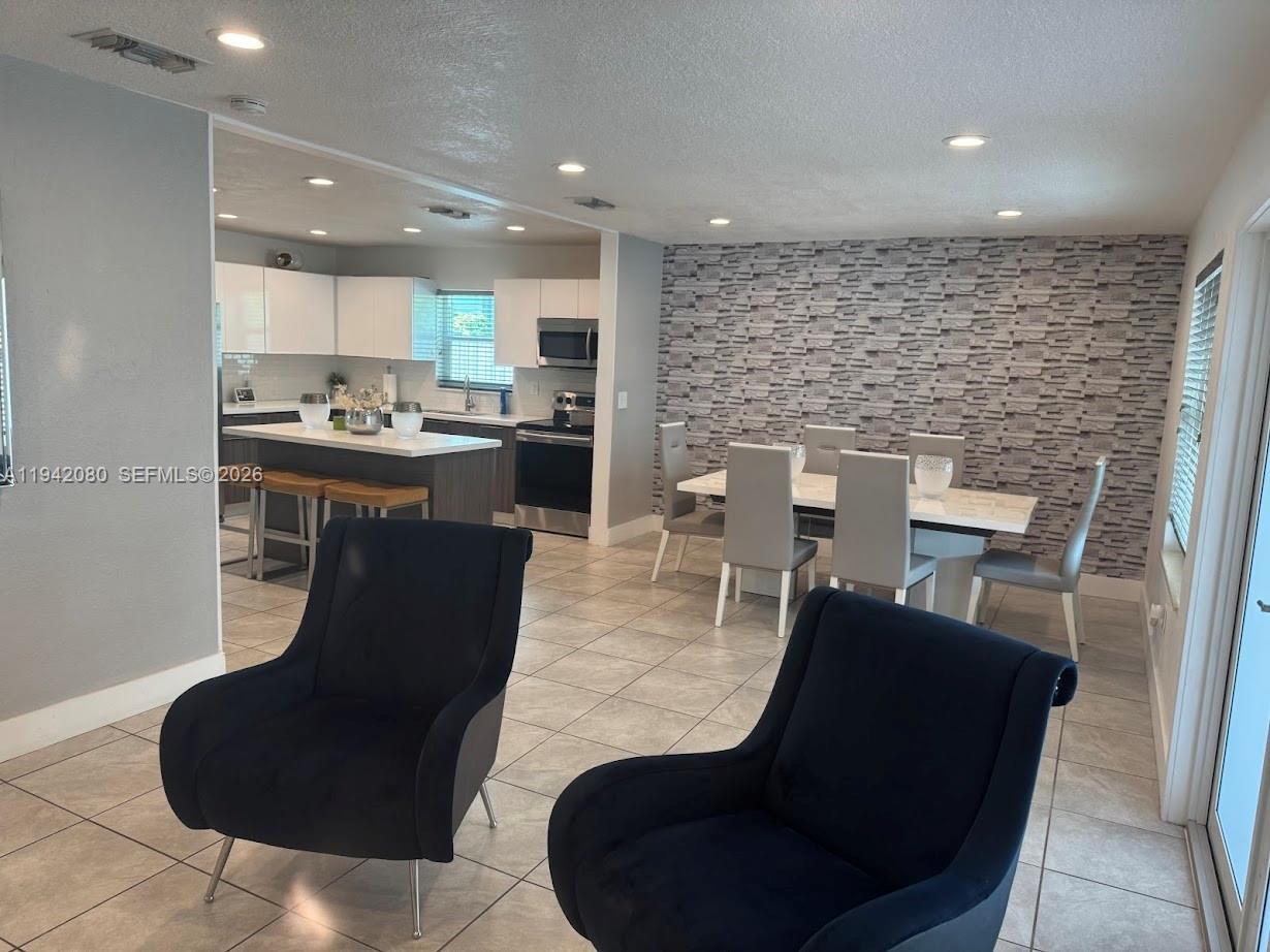 MANOR GARDENS ADDN - Residential