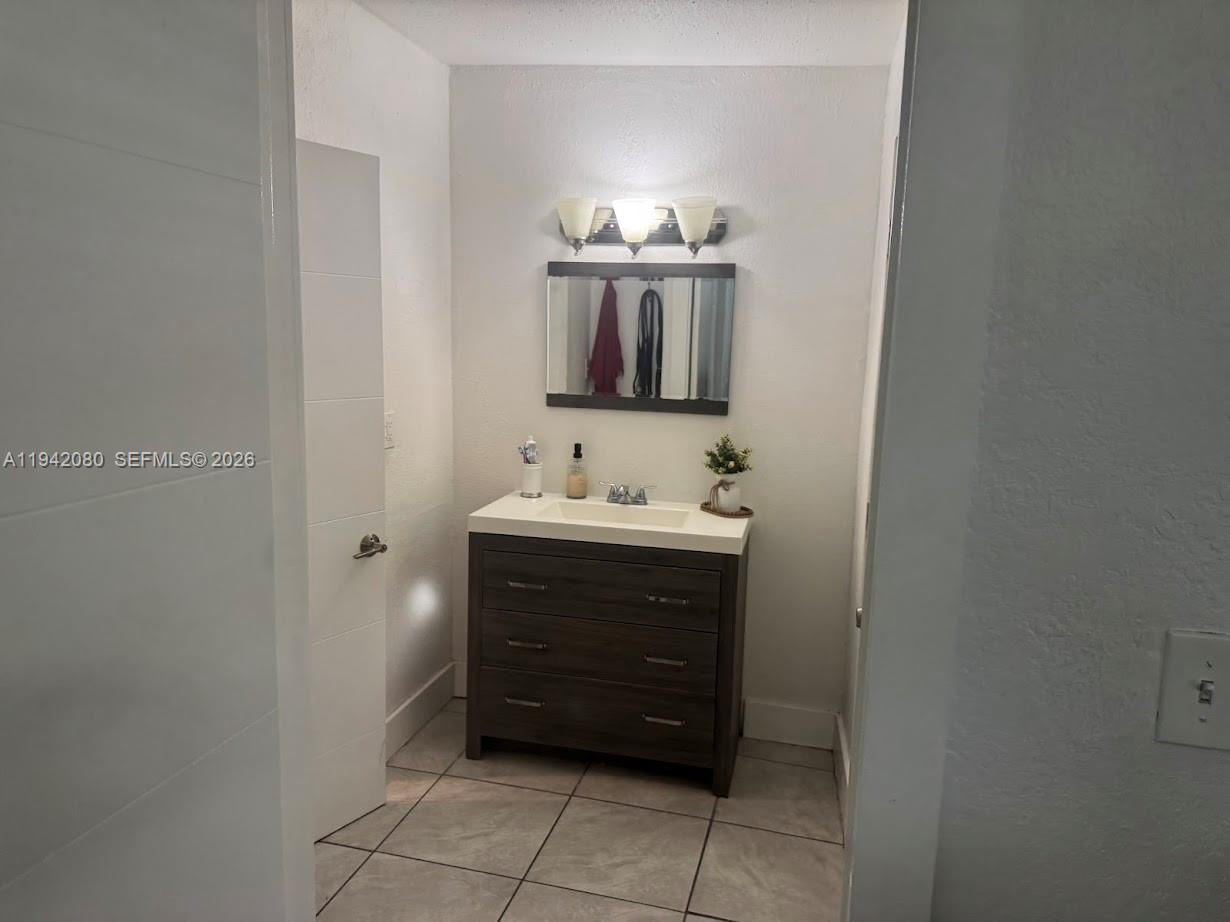 MANOR GARDENS ADDN - Residential