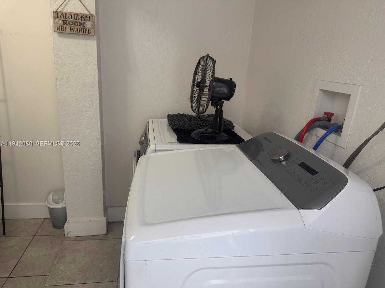 MANOR GARDENS ADDN - Residential