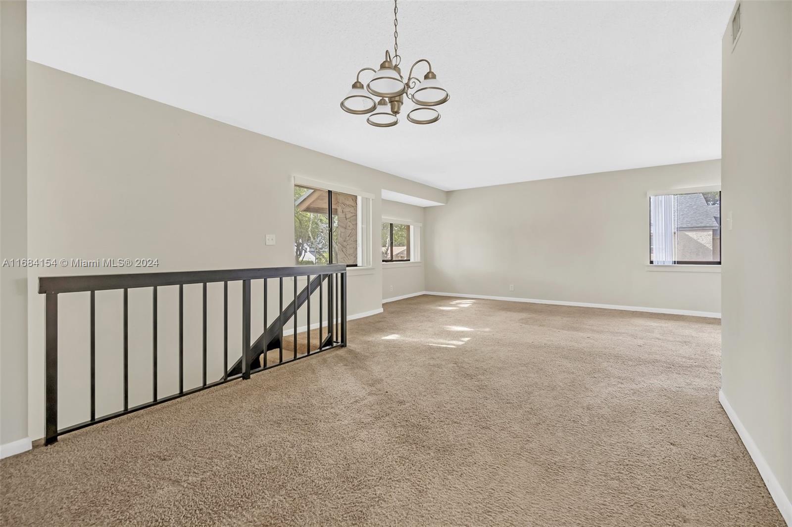 WIMBLEDON AT JACARANDA CO - Residential
