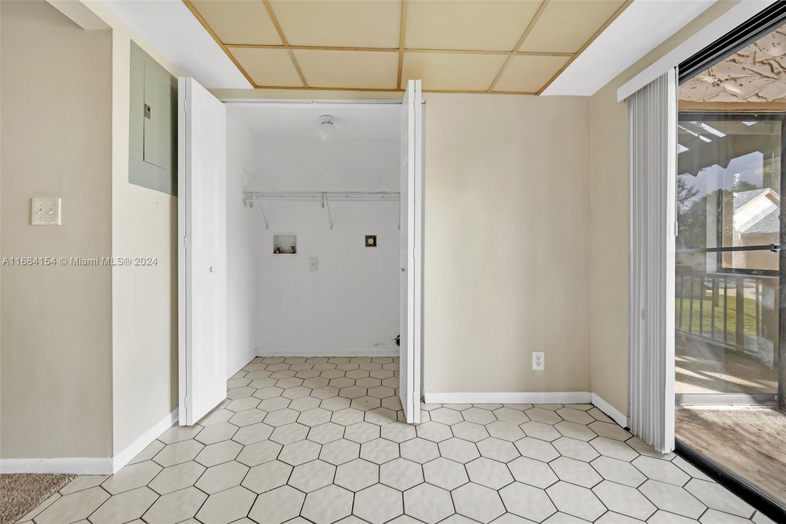 WIMBLEDON AT JACARANDA CO - Residential