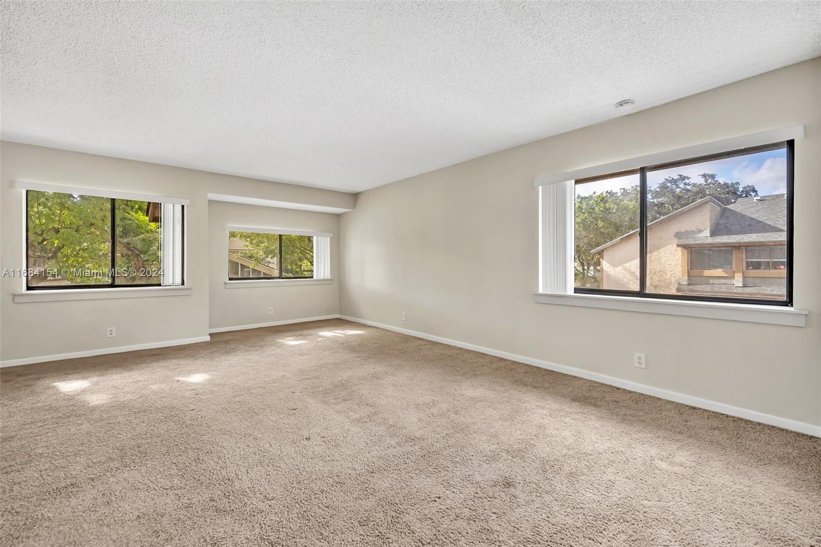 WIMBLEDON AT JACARANDA CO - Residential