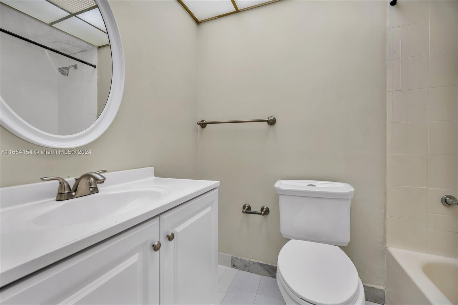 WIMBLEDON AT JACARANDA CO - Residential