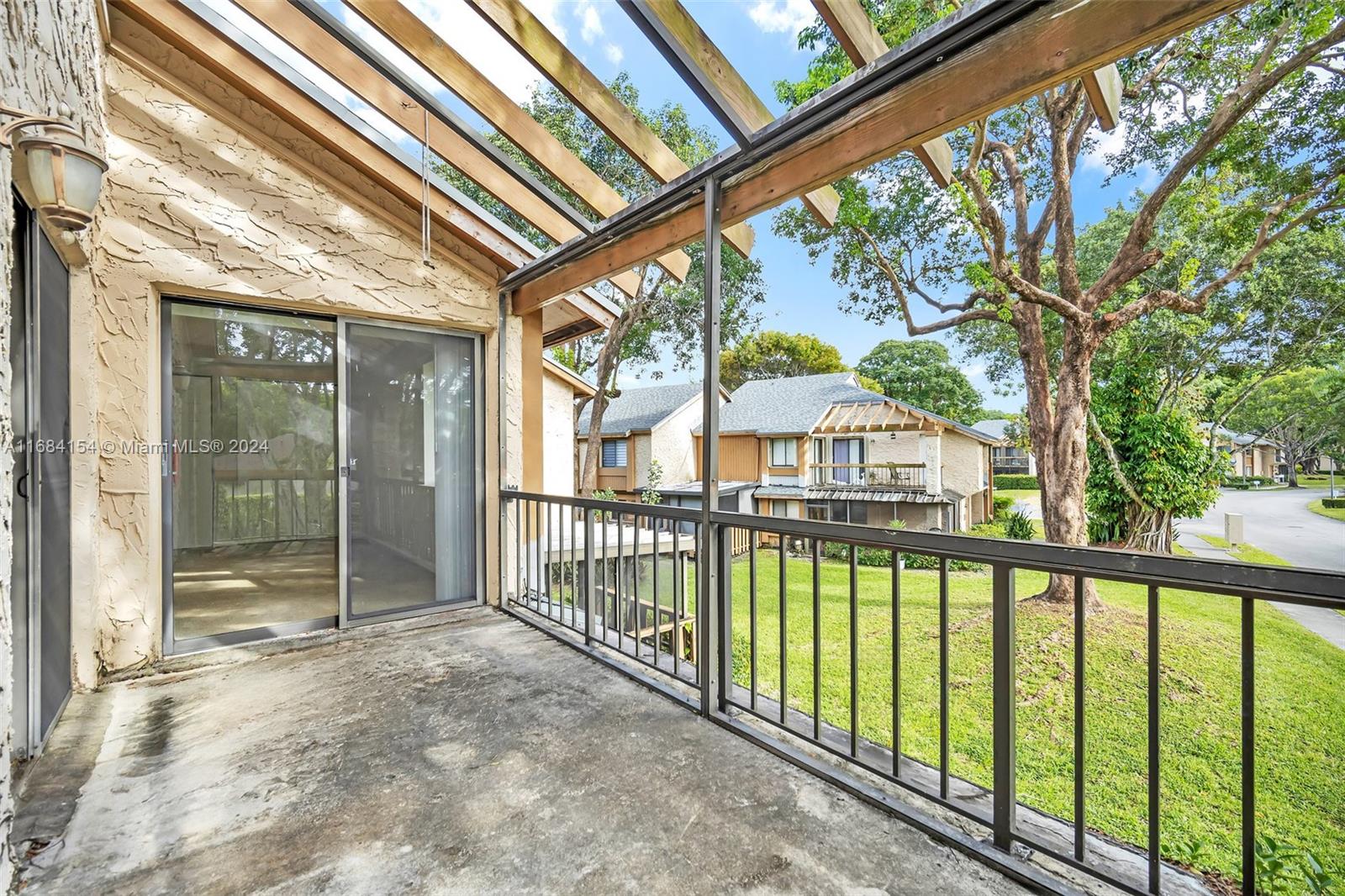 WIMBLEDON AT JACARANDA CO - Residential