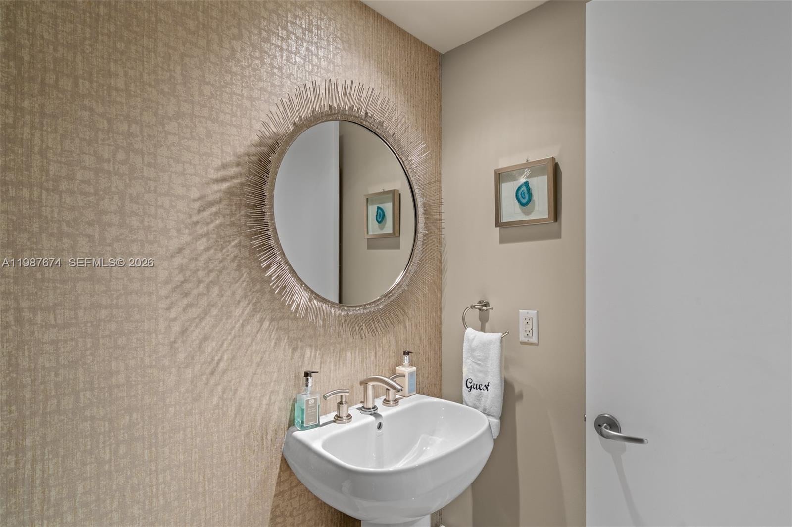 CARBONELL CONDO - Residential