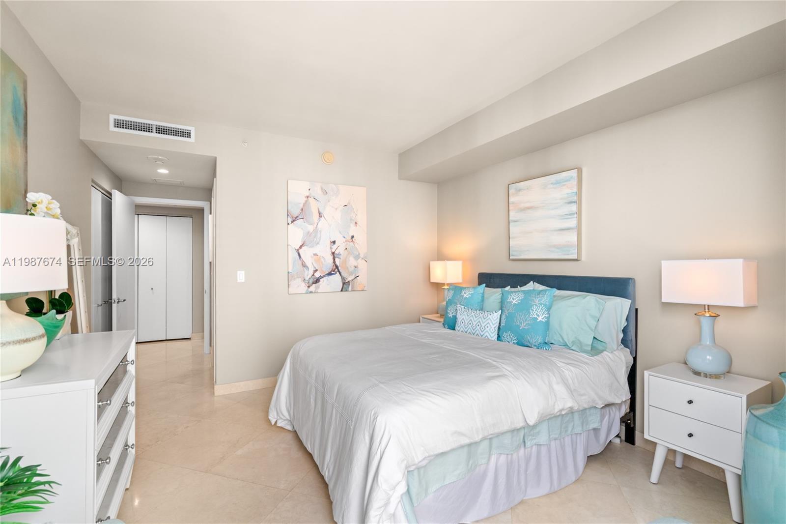 CARBONELL CONDO - Residential