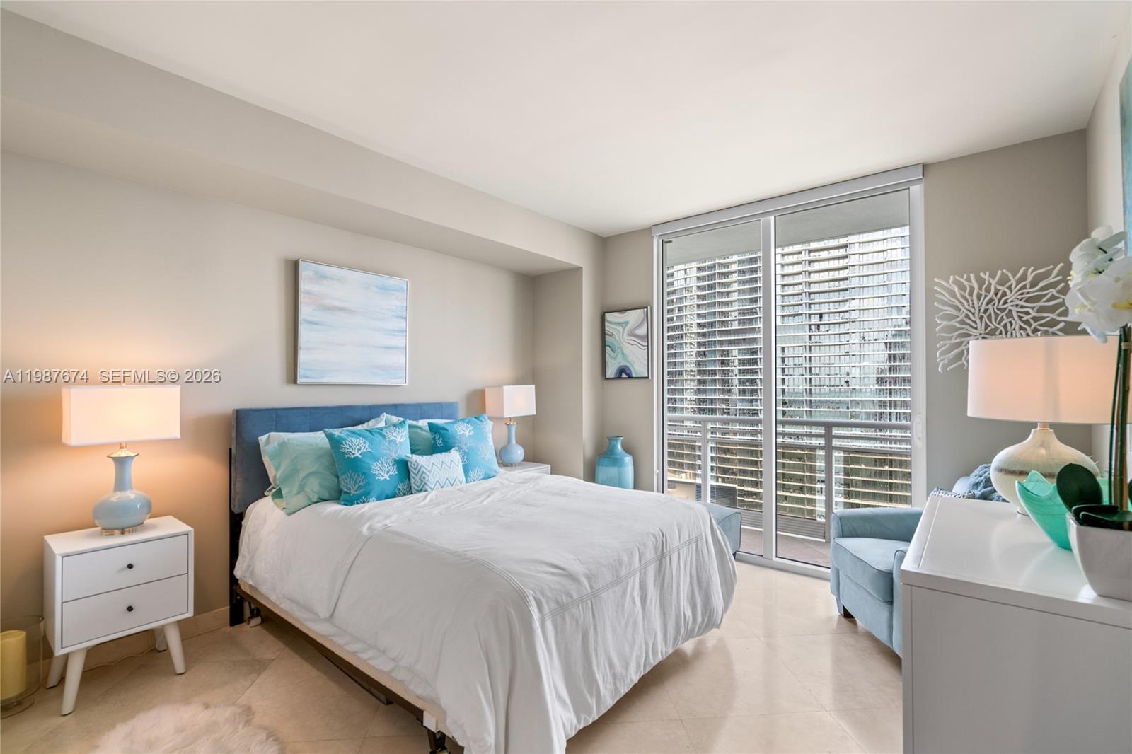 CARBONELL CONDO - Residential