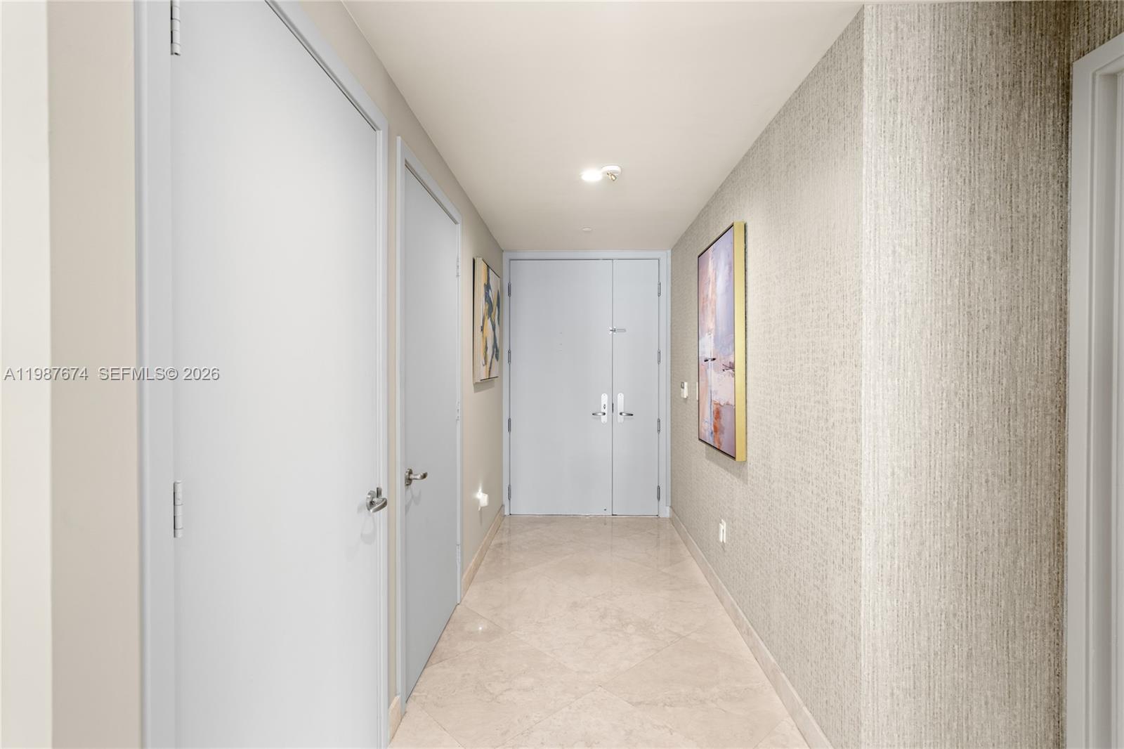 CARBONELL CONDO - Residential