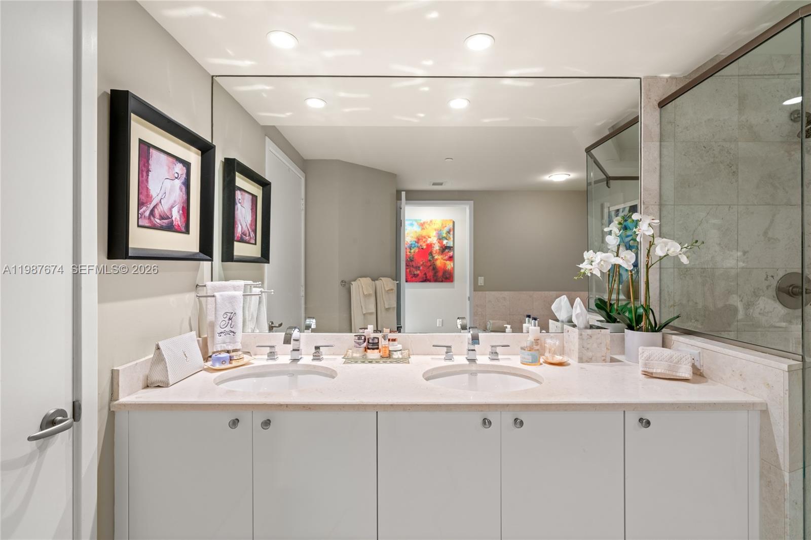 CARBONELL CONDO - Residential