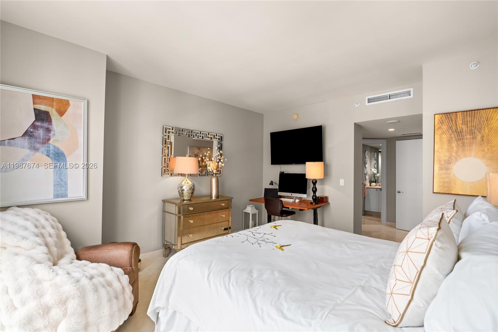 CARBONELL CONDO - Residential