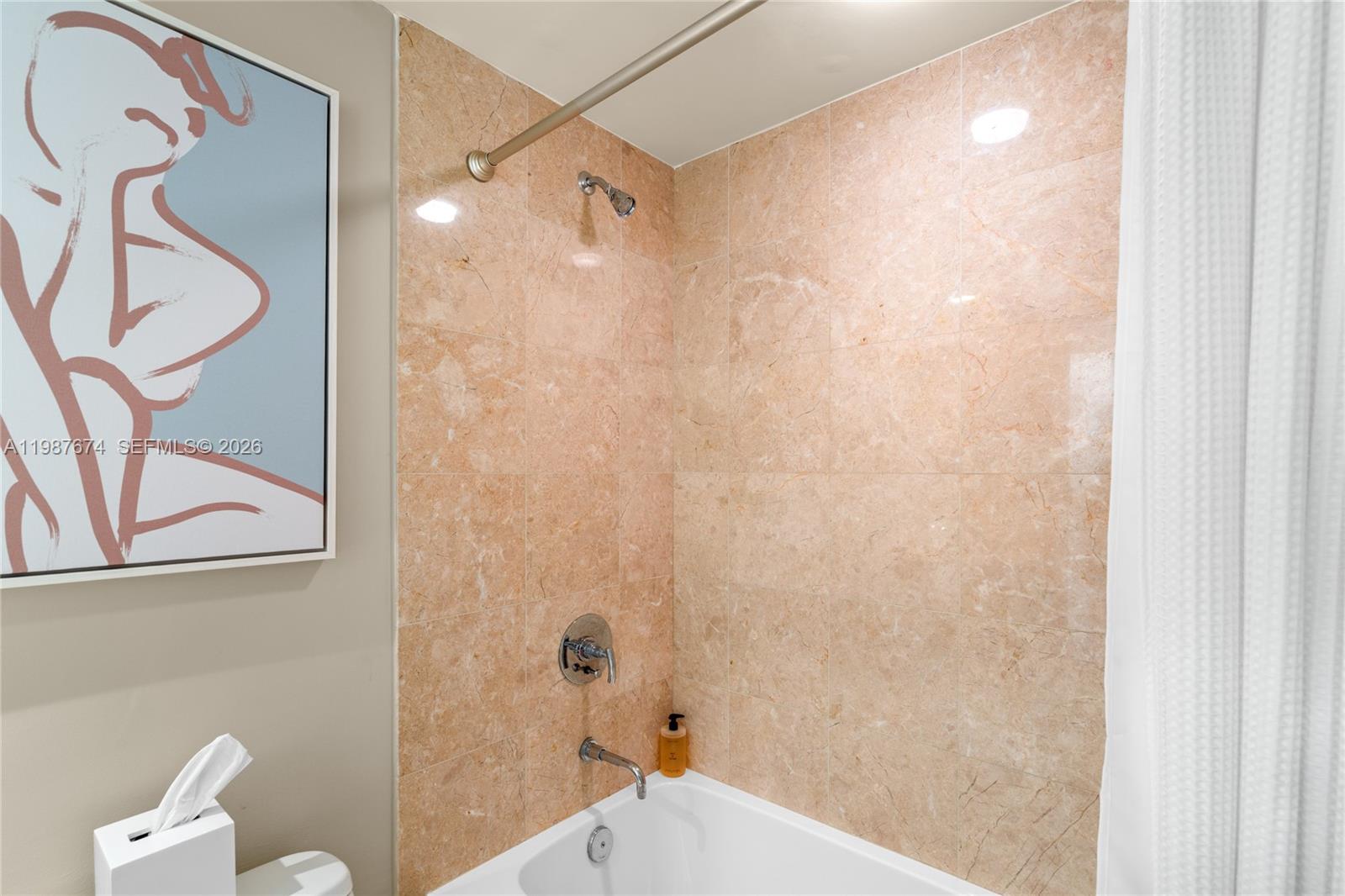 CARBONELL CONDO - Residential